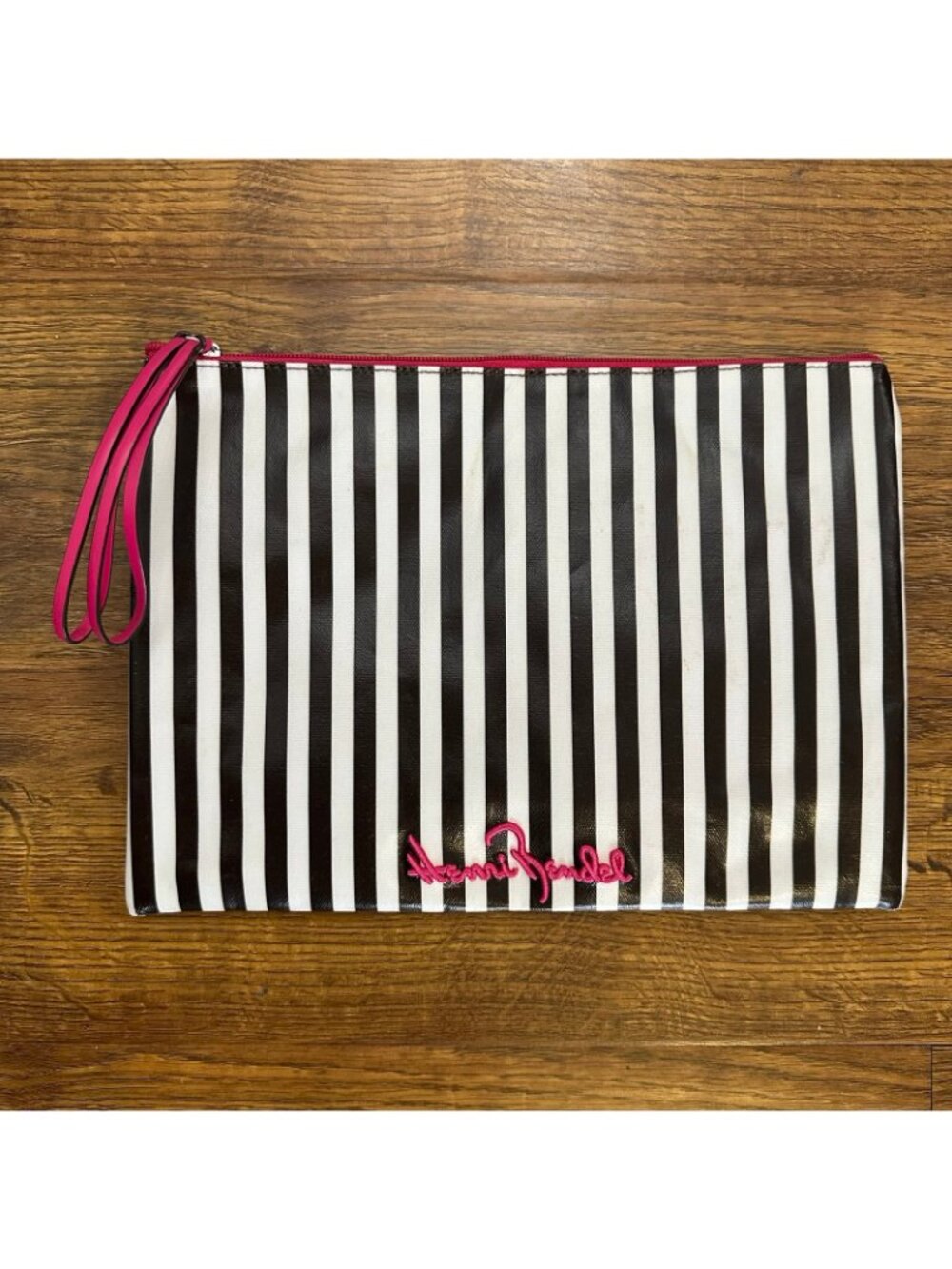 Henri Bendel swimsuit zip clutch back - Picture 2 of 4
